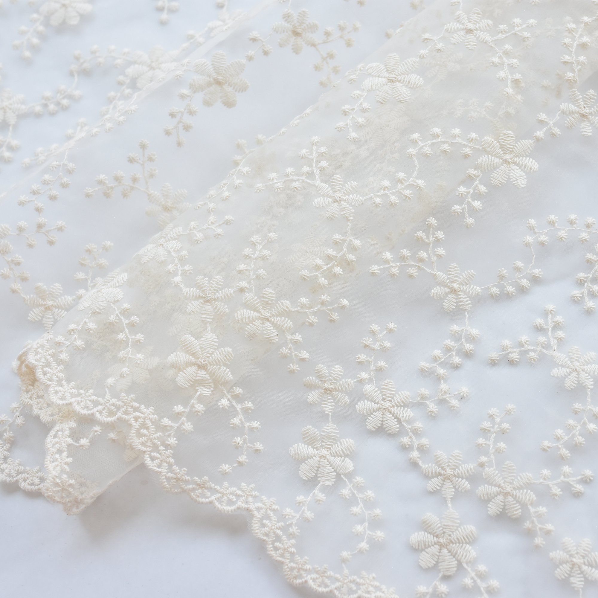 Wholesale Organza Lace Embroidery Fabric Floral Embroidered Organza Fabric For Dress