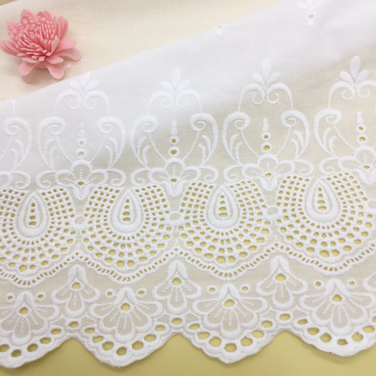High Quality CRF2069 100% Cotton White Custom Color Scallops Lace Heavy Embroidery Fabric for Women Party Dress or Garments