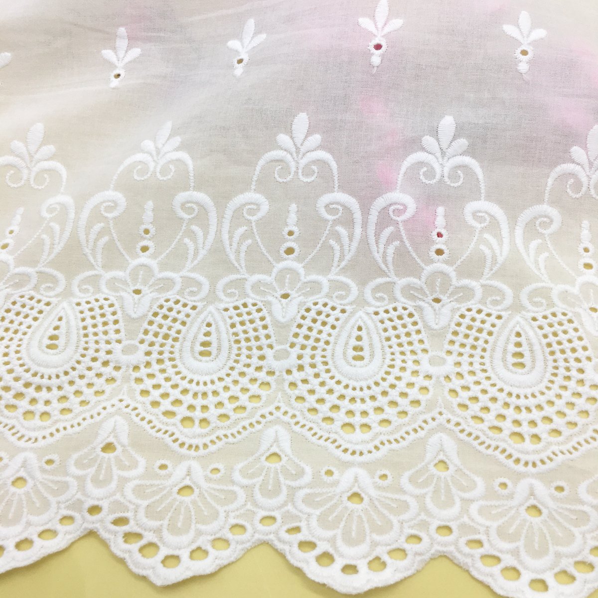 High Quality CRF2069 100% Cotton White Custom Color Scallops Lace Heavy Embroidery Fabric for Women Party Dress or Garments