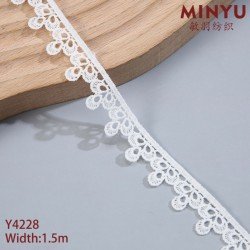 Y4228