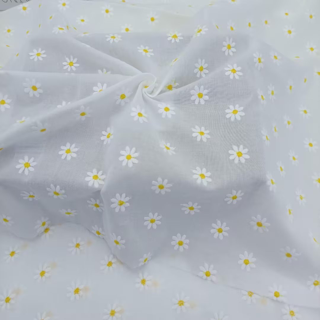 Yunda Custom Pattern Woven Daisy Floral Fabric Lightweight Cotton Fabric Embroidery Fabric For Summer' Shirt