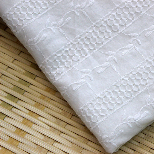 Manufacturers wholesale exquisite fashion white cotton embroidered lace fabrics