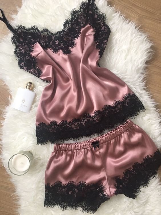 New Fashion Women sleepwear sexy Satin pajama set Black lace V-Neck Sleeveless sleepwear Cute Cami Cami Top and Shorts pijama