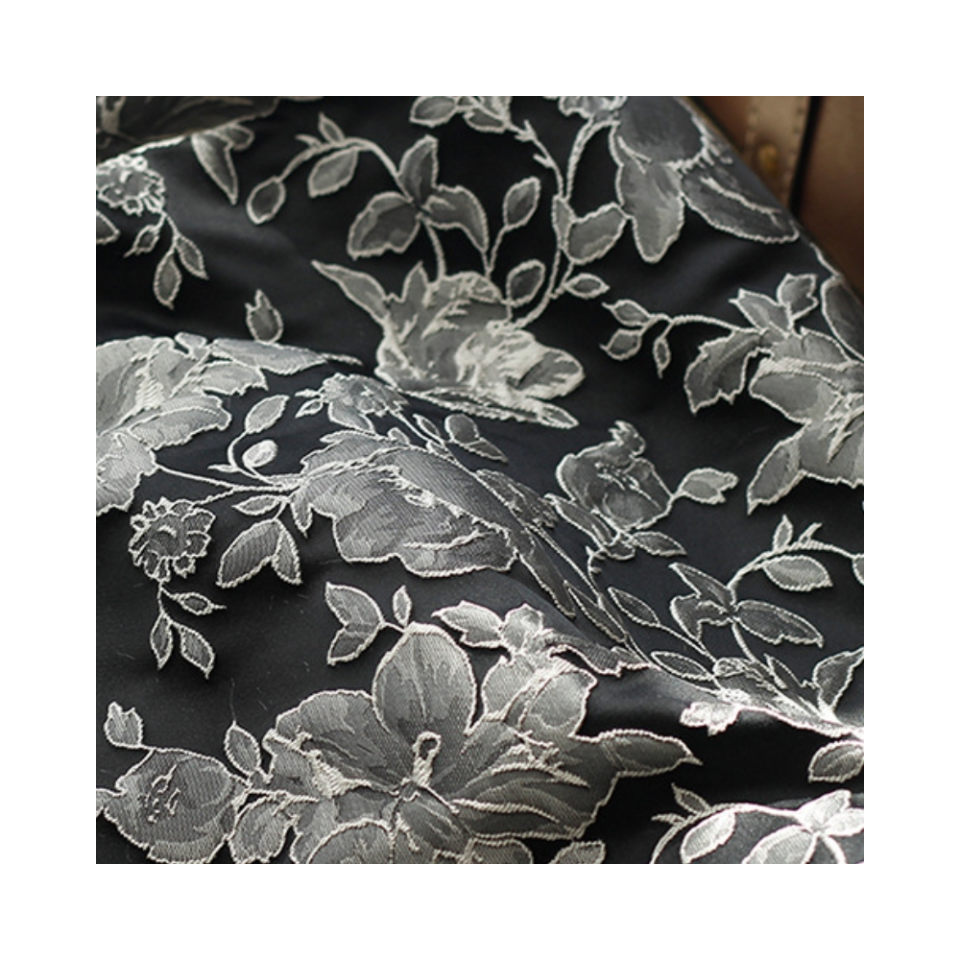 High Quality 2023 medium weight popular breath crisp fabric embroidery fabric white flower pattern clothing fabric
