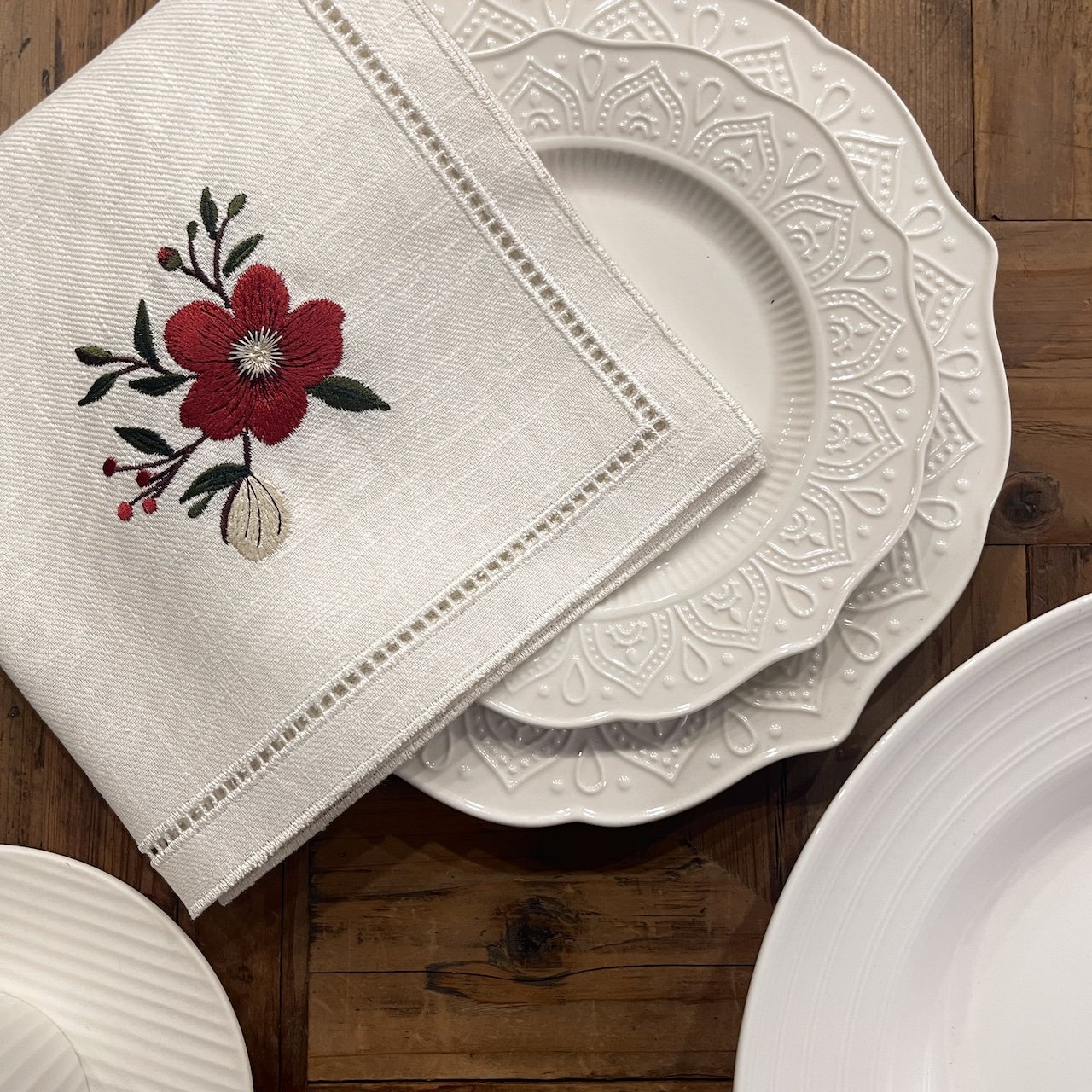Luxury Christmas Table Decor 45cm Europe Style Natural Linen Ramie Dinner Cloth Napkin Embroidered Poinsettia Decorative