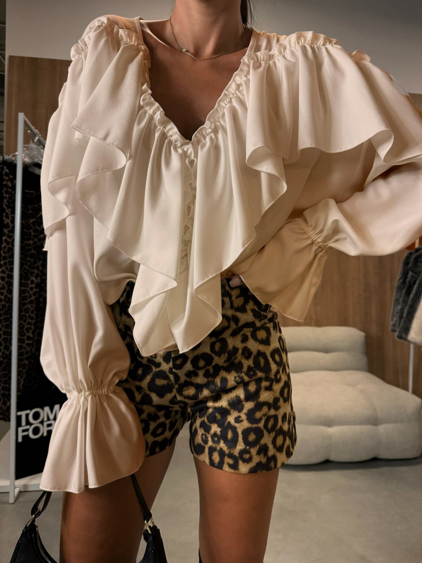 2024 Spring Women Ruffled V-neck Shirts Long sleeve Pullover Chiffon Loose Shirt Lady White Solid Color Tops Blouse Shirt