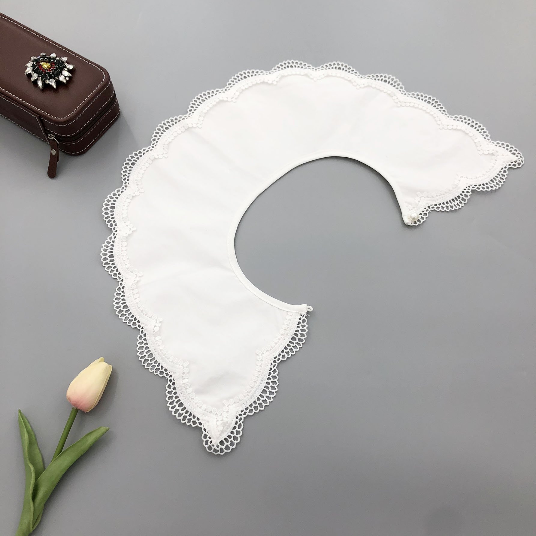 Wholesale Customized Exquisite Women's Shawl With Detachable Lace Design And Fake Collar