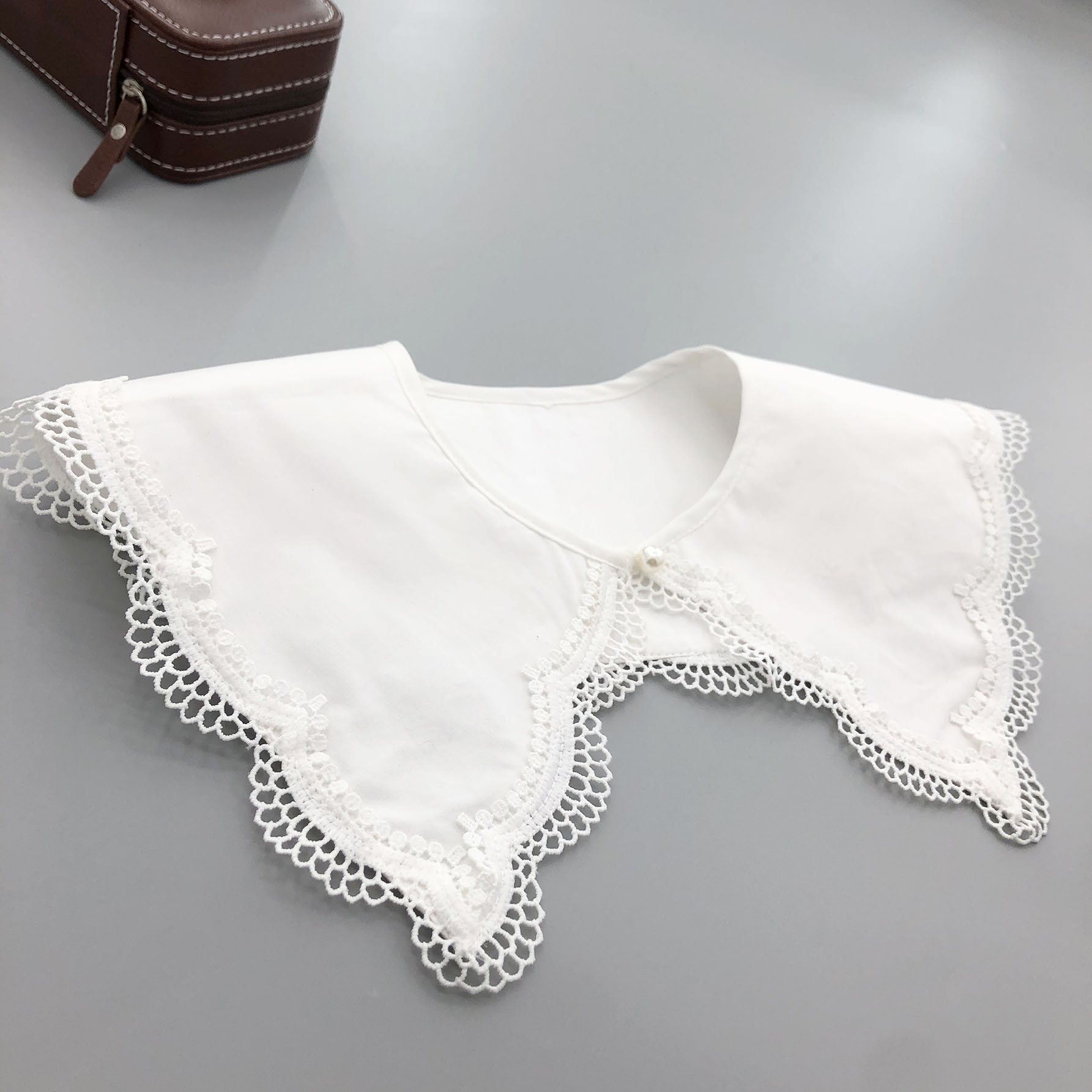 Wholesale Customized Exquisite Women's Shawl With Detachable Lace Design And Fake Collar