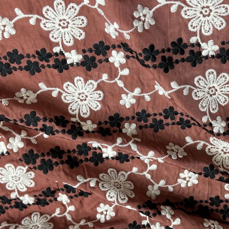 Customised Cheap BOHO Two-Tone Color Novel Design Sequence Fabric Floral Embroidery Lace Fabric for Autumn Dress