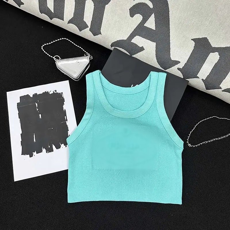 Wholesale designer clothing black ribbed crop top white sleeveless knitted embossed tank top women