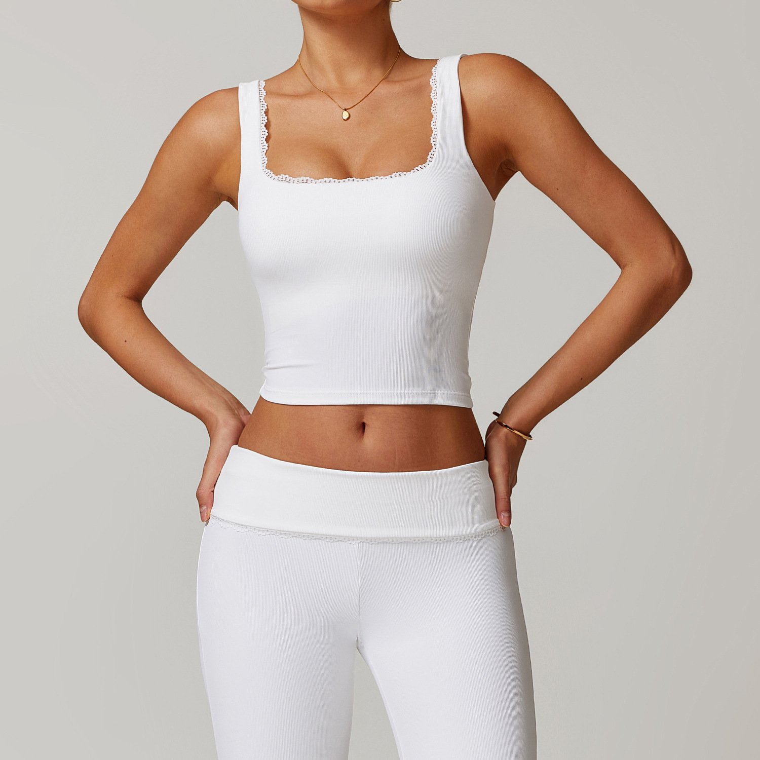 Tight Fitting Waist-Cinching Womens Sports Tank Top Lace Trim Neckline Yoga Vest Suitable for Running and Fitness