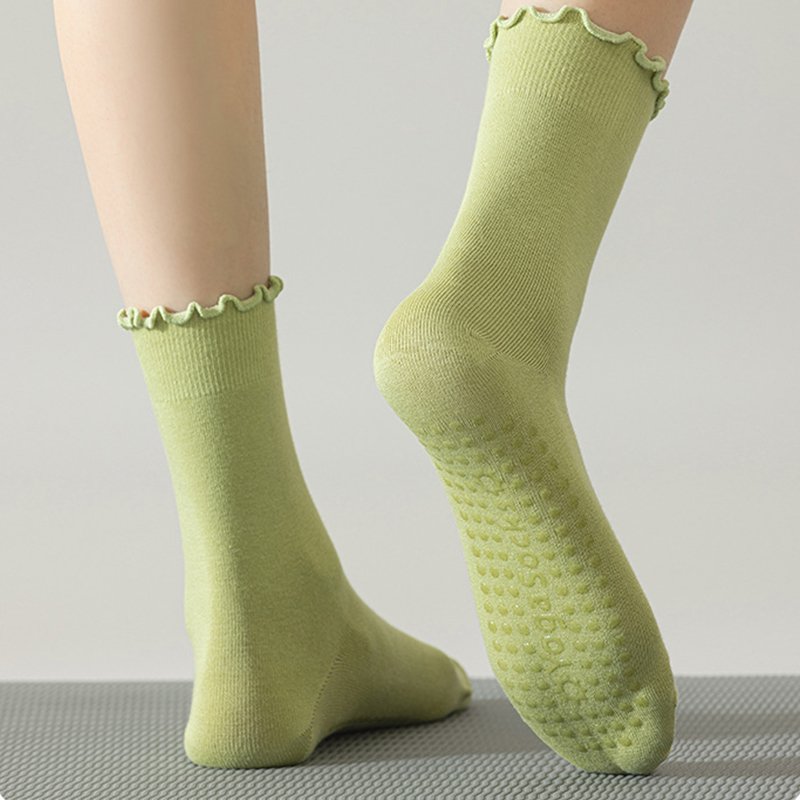 Custom logo crew pilates anti slip sock gym reformer ribbed non slip pilates yoga socks for women non-slip grips