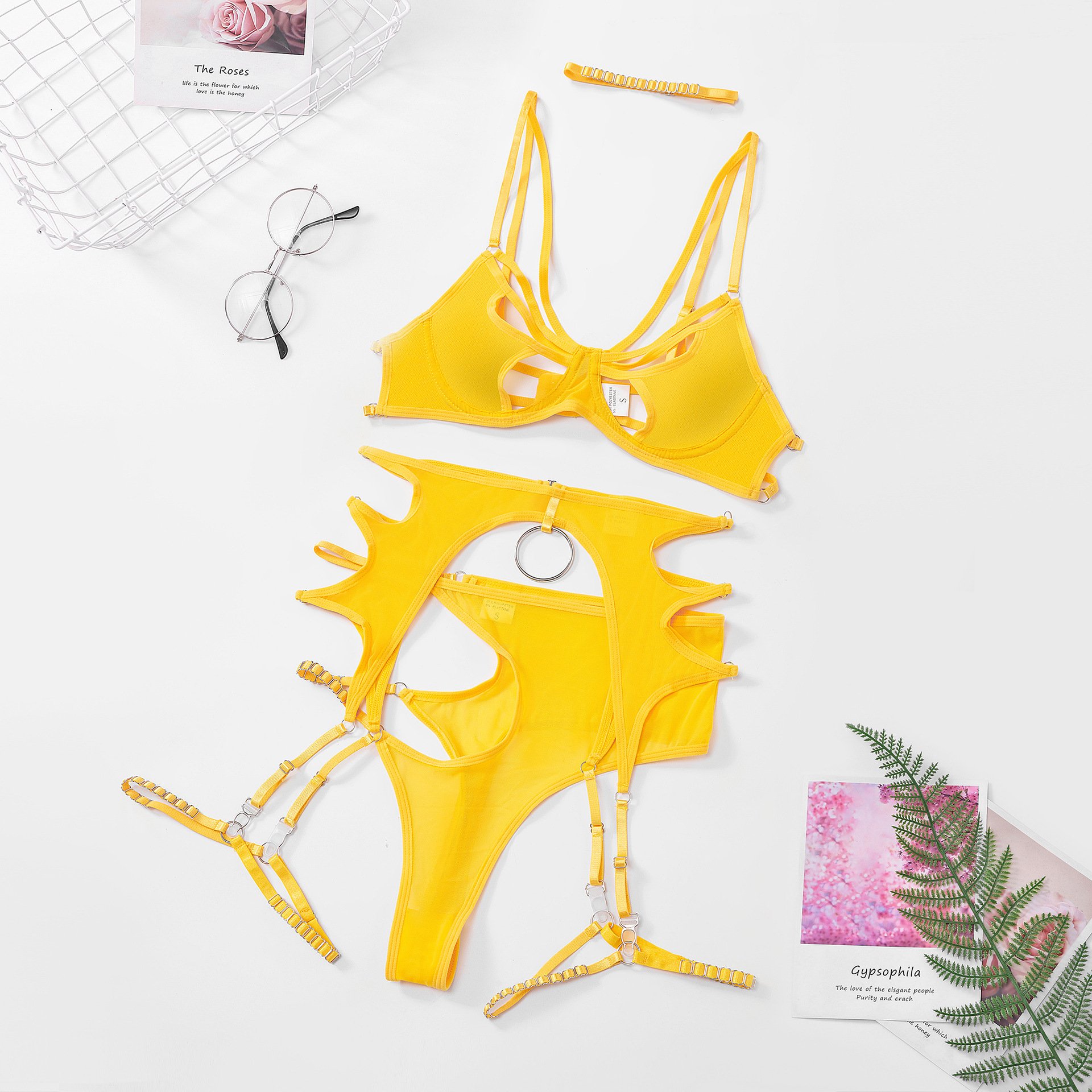 2024 ODM/OEM Yellow Women's Clothing Sexy Lingerie G-String Lingerie Sets Exotic Three Piece Lace Push Up Bra Set