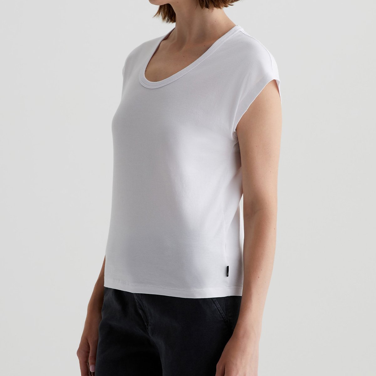 OEM/ODM Custom Luxurious White Women's Batwing-Sleeve T-Shirt - Wide Scoop Neck, Stretch-Blend Jersey