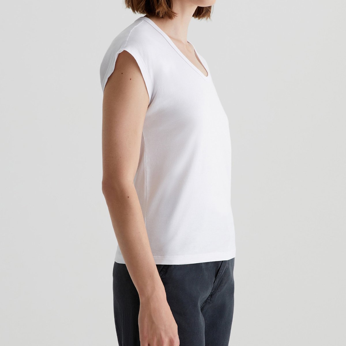 OEM/ODM Custom Luxurious White Women's Batwing-Sleeve T-Shirt - Wide Scoop Neck, Stretch-Blend Jersey