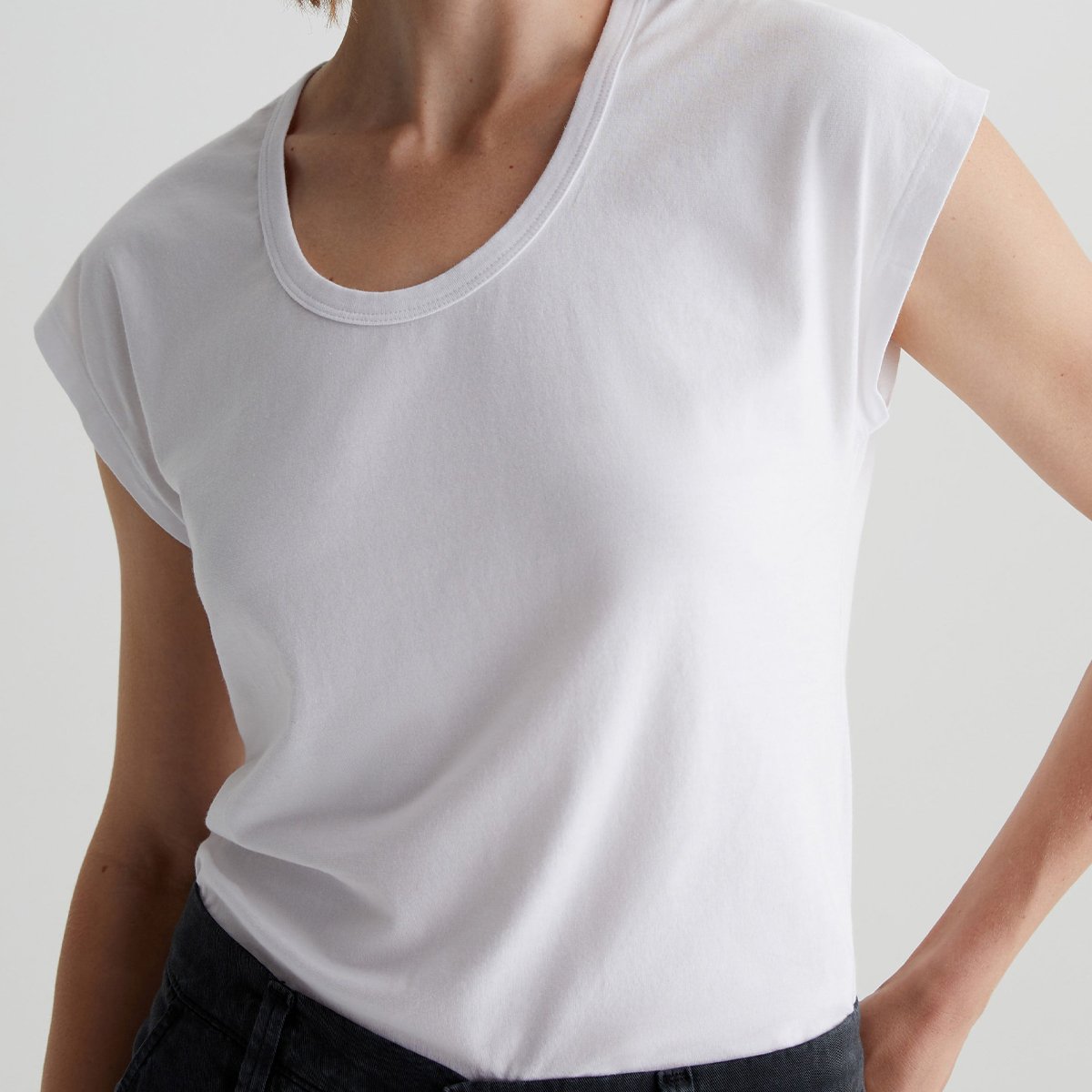 OEM/ODM Custom Luxurious White Women's Batwing-Sleeve T-Shirt - Wide Scoop Neck, Stretch-Blend Jersey