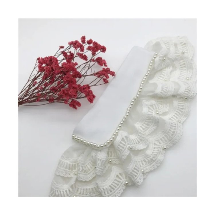 Factory supply The shawl collar made of lace is hand nailed with pearls