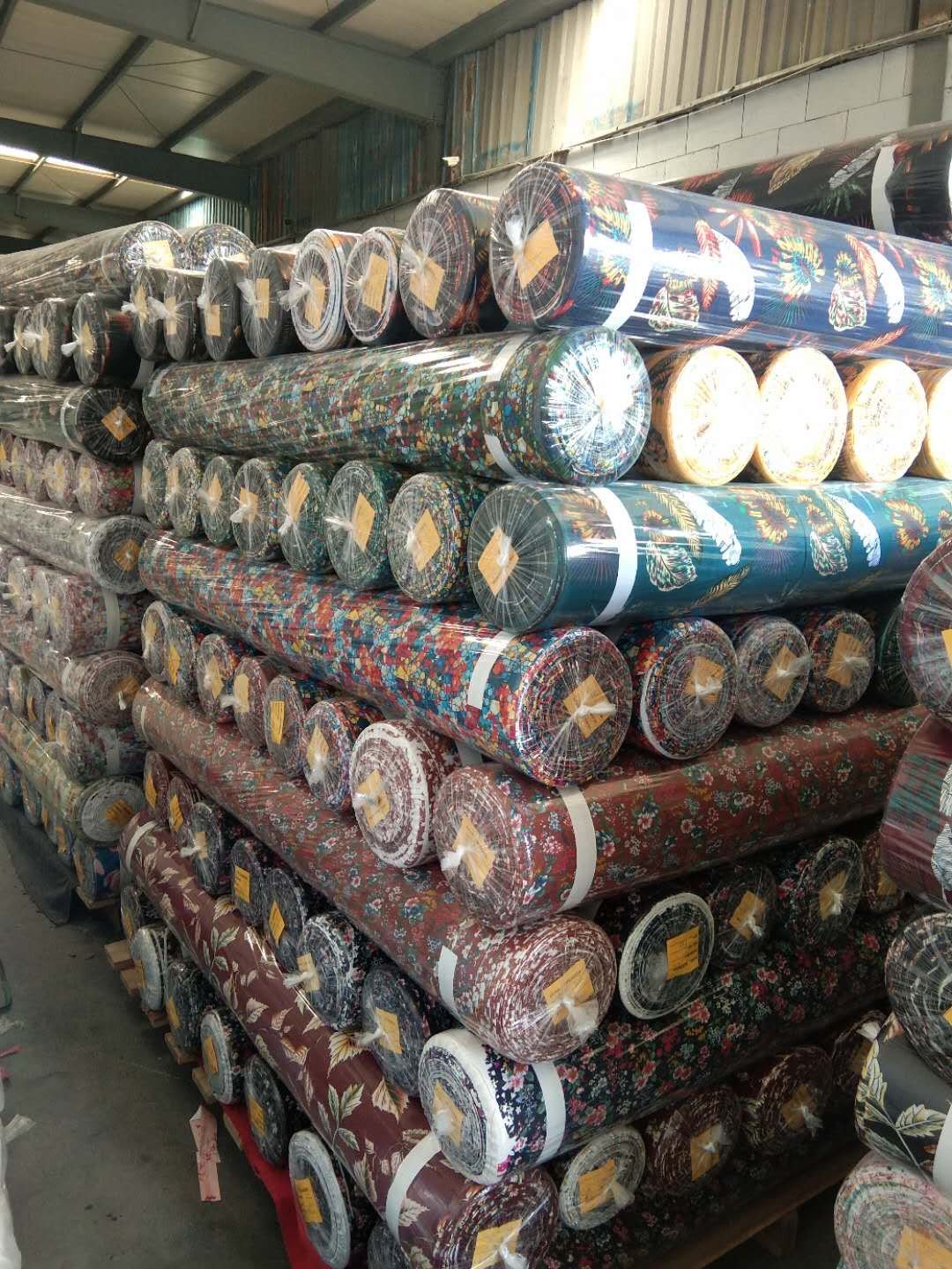 Custom Floral Print Breathable Women Dress Viscose Rayon Challis Fabric Wholesale