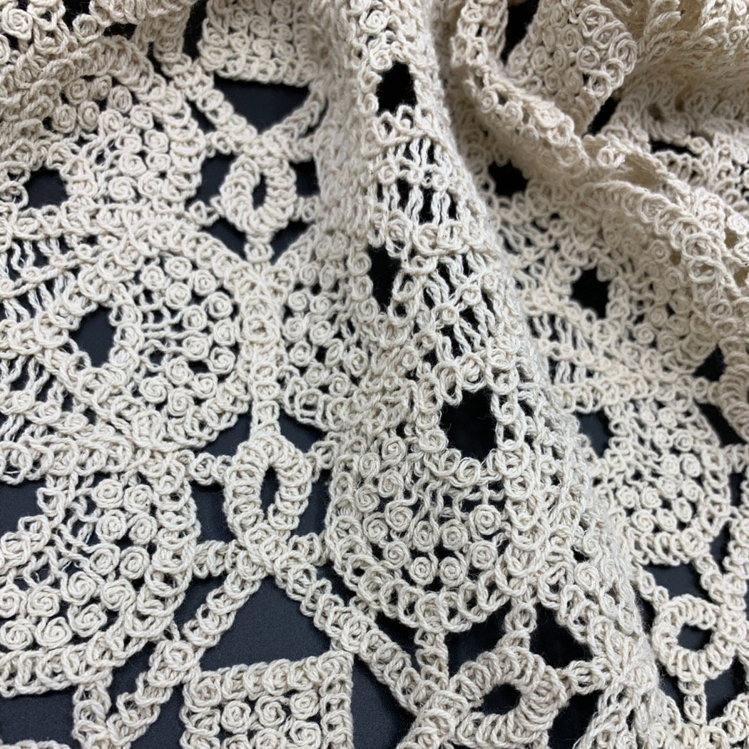 2024 Factory Direct Wholesale High Quality Black Nude Geometric Guipure Cord Lace Fabric Guipure for Women Dress Cloth