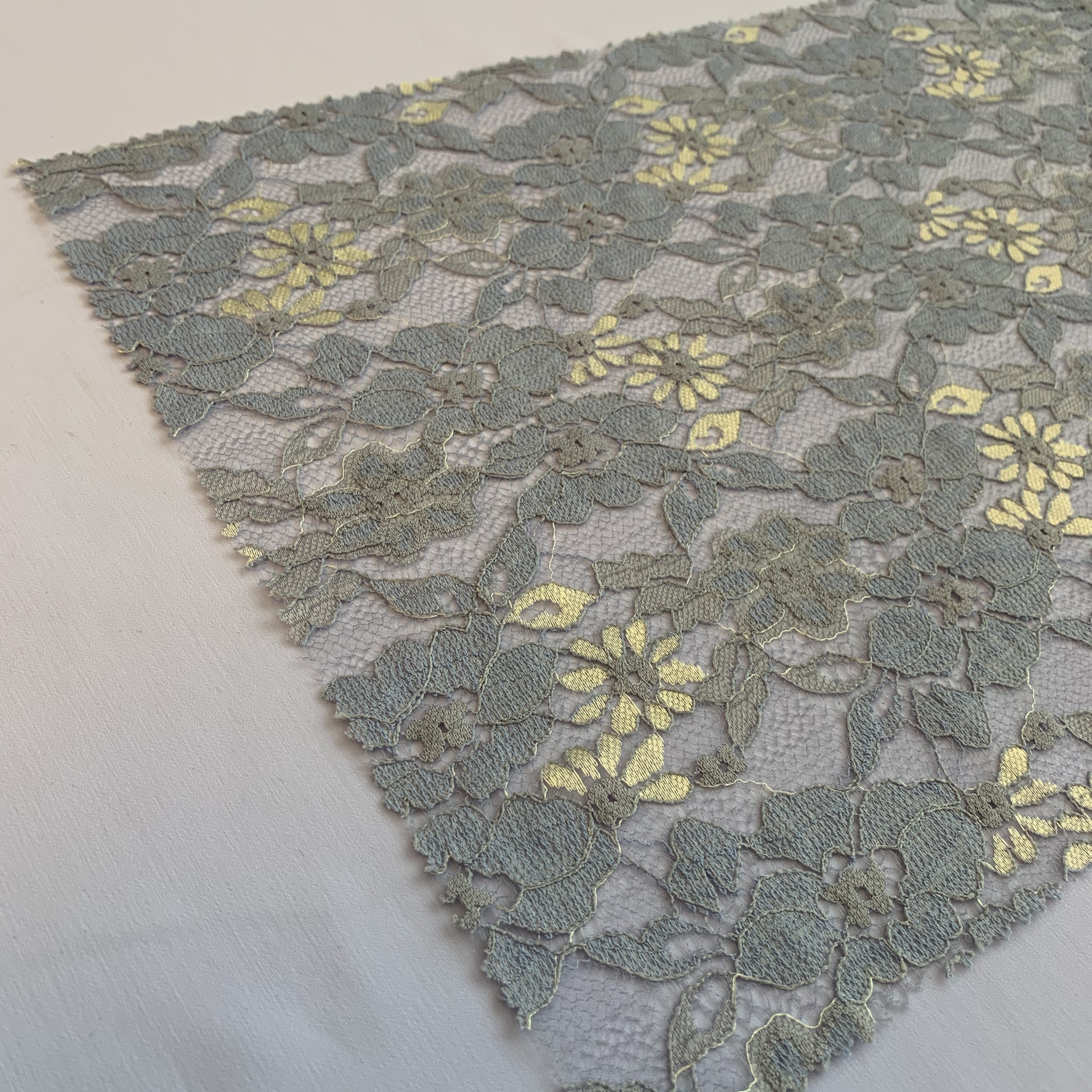 hot-selling lace fabric embroidery wedding dress lace fabric