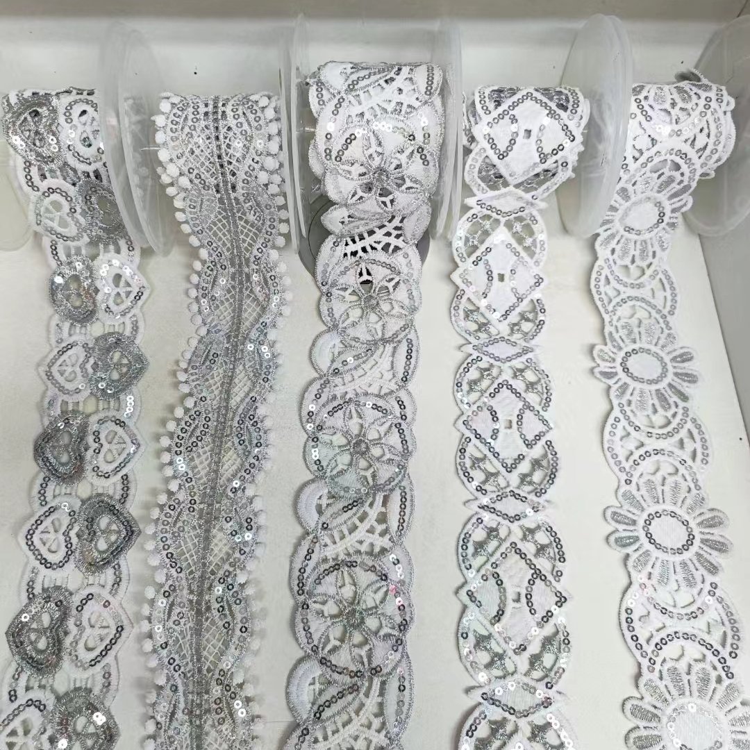 The best-selling 2024 gold thread decorative lace fabric can be customized