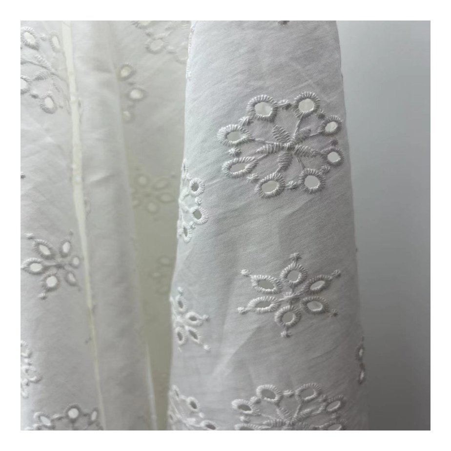 High Quality 60S*60S 90*88 Cotton Eyelet Embroidery Fabric Cotton Lace Fabric Swiss Voile For Dress