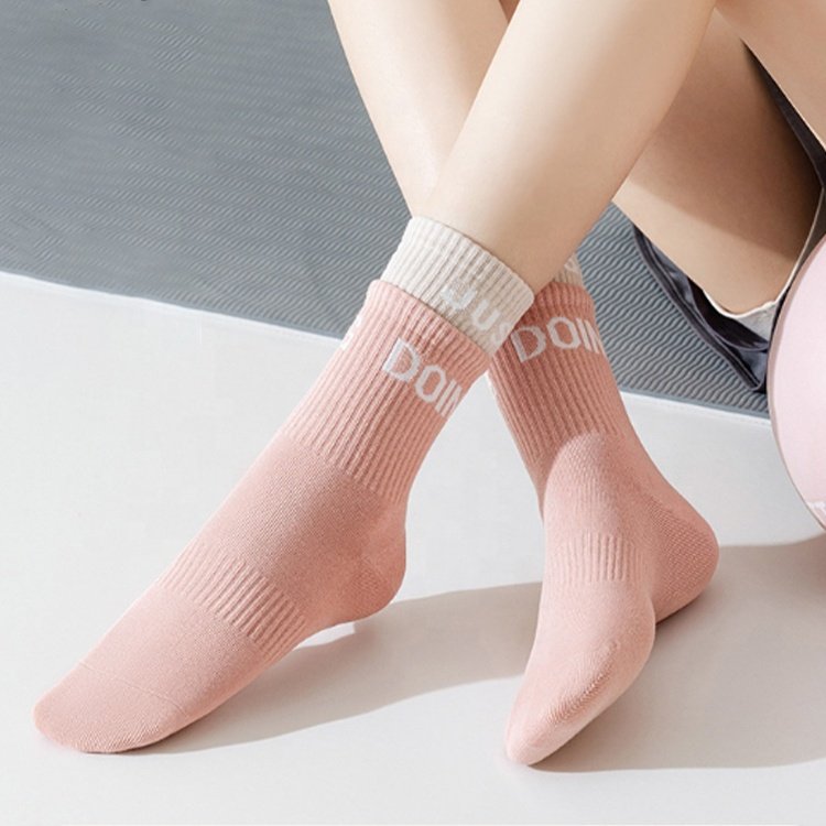 Wholesale cotton double rib non slip indoor Pressure socks fitness floor crew socks