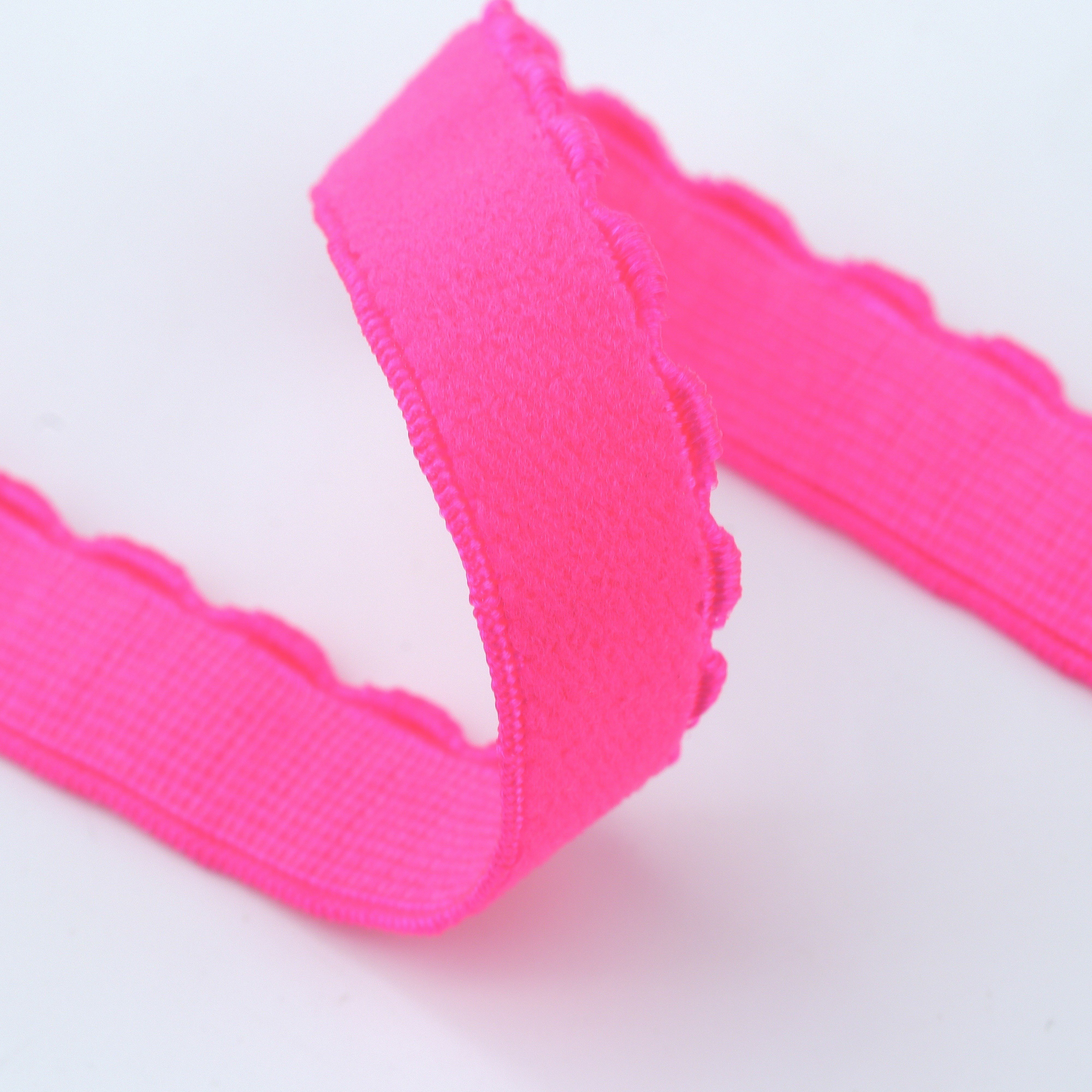 Wholesale polyester shuttle free arch tooth elastic lace bra with elastic straps at the bottom for underwear by manufacturers