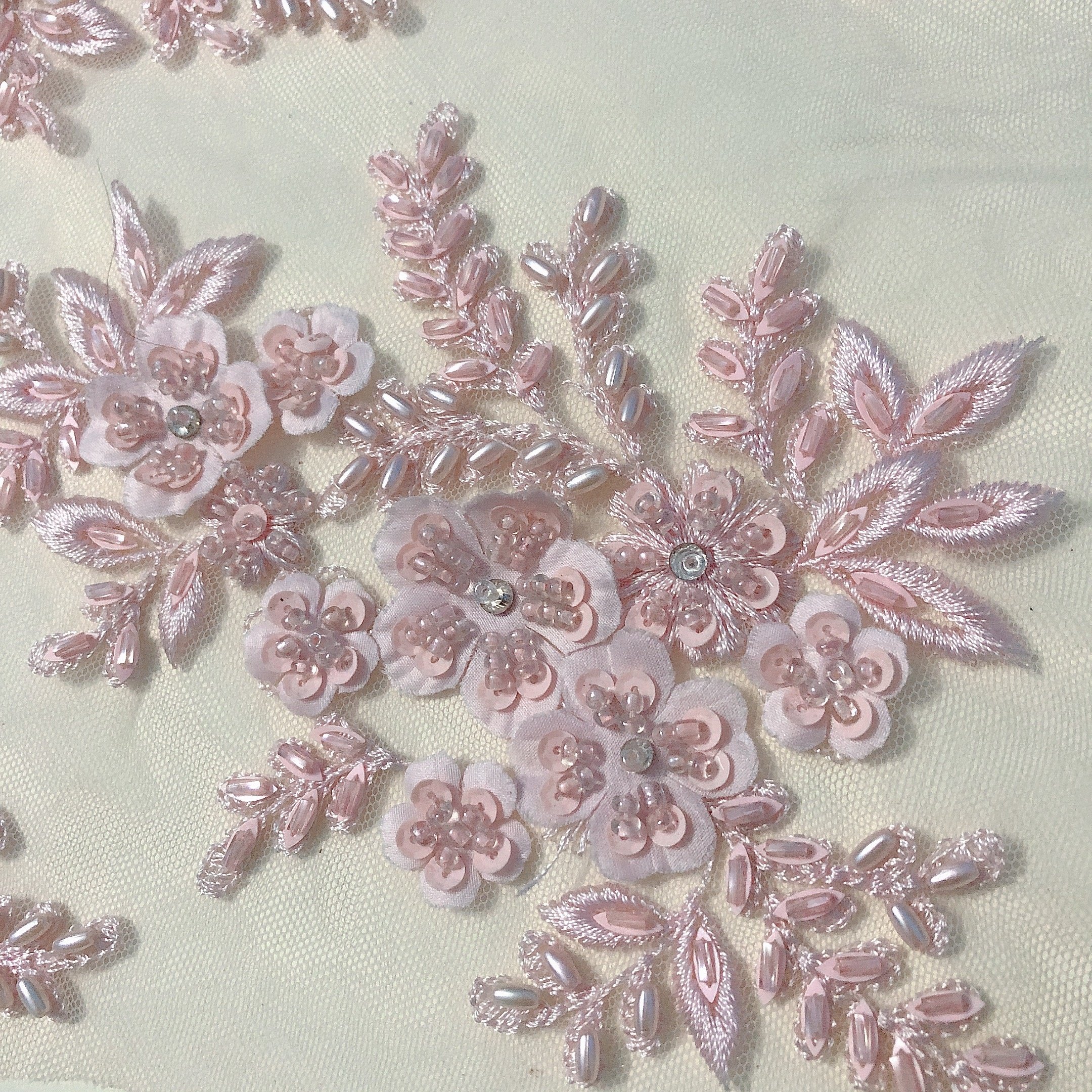 Luxury handcut lace embroidered sequins beaded applique wholesale LT2486A