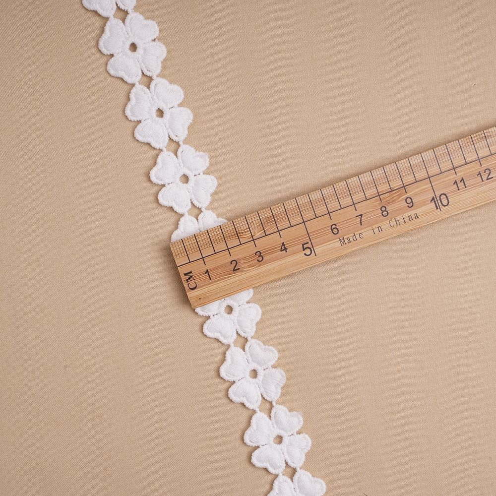 New product White floral Lace trimmings 1.2cm width water-soluble embroidery Lace Trims for dresses garment accessories