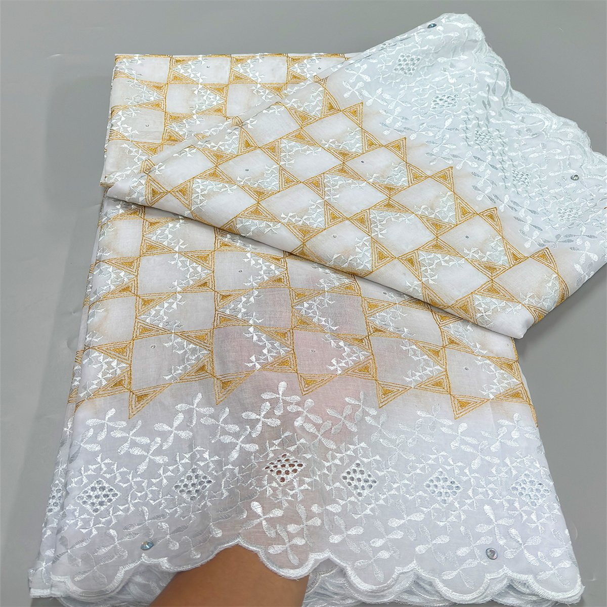 Cotton Swiss Voile Lace 2024 Newest Design African Embroidered Lace Fabric with Crystal for Sew