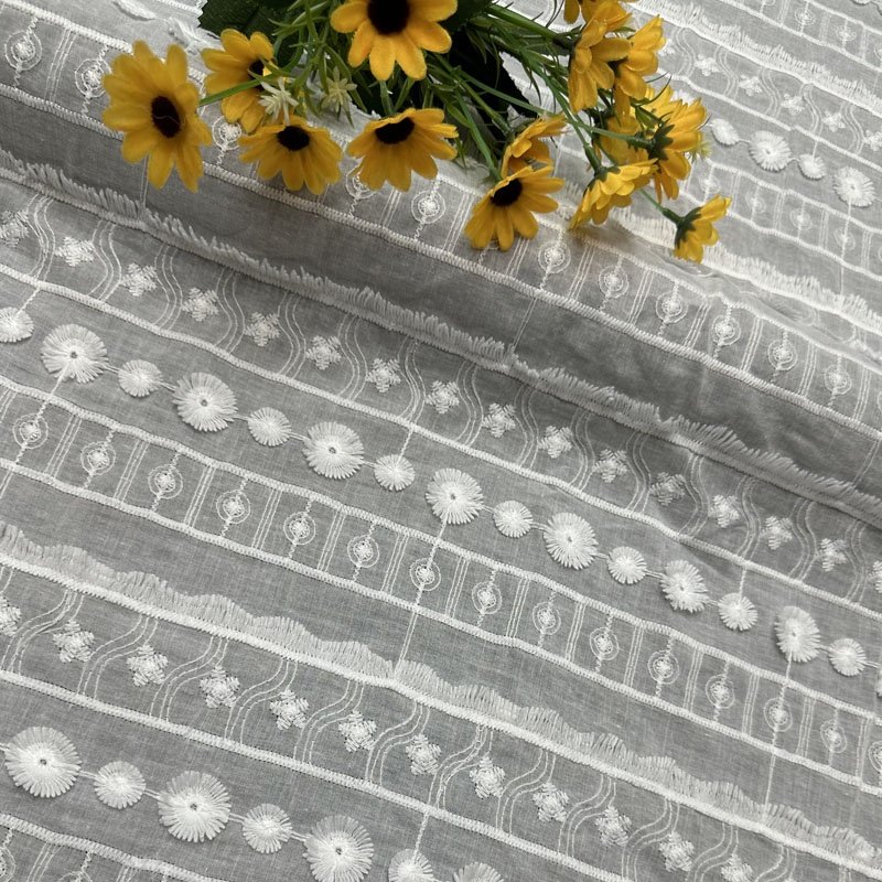 Recycled 3D Cotton Embroidery Lace Fabric Chemical Lace Wedding Fabric For Ladies