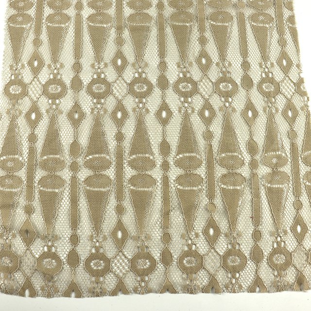 New fashion breathable white wedding lace fabric bridal 3d flower lace fabric for party dress and curtain decoration