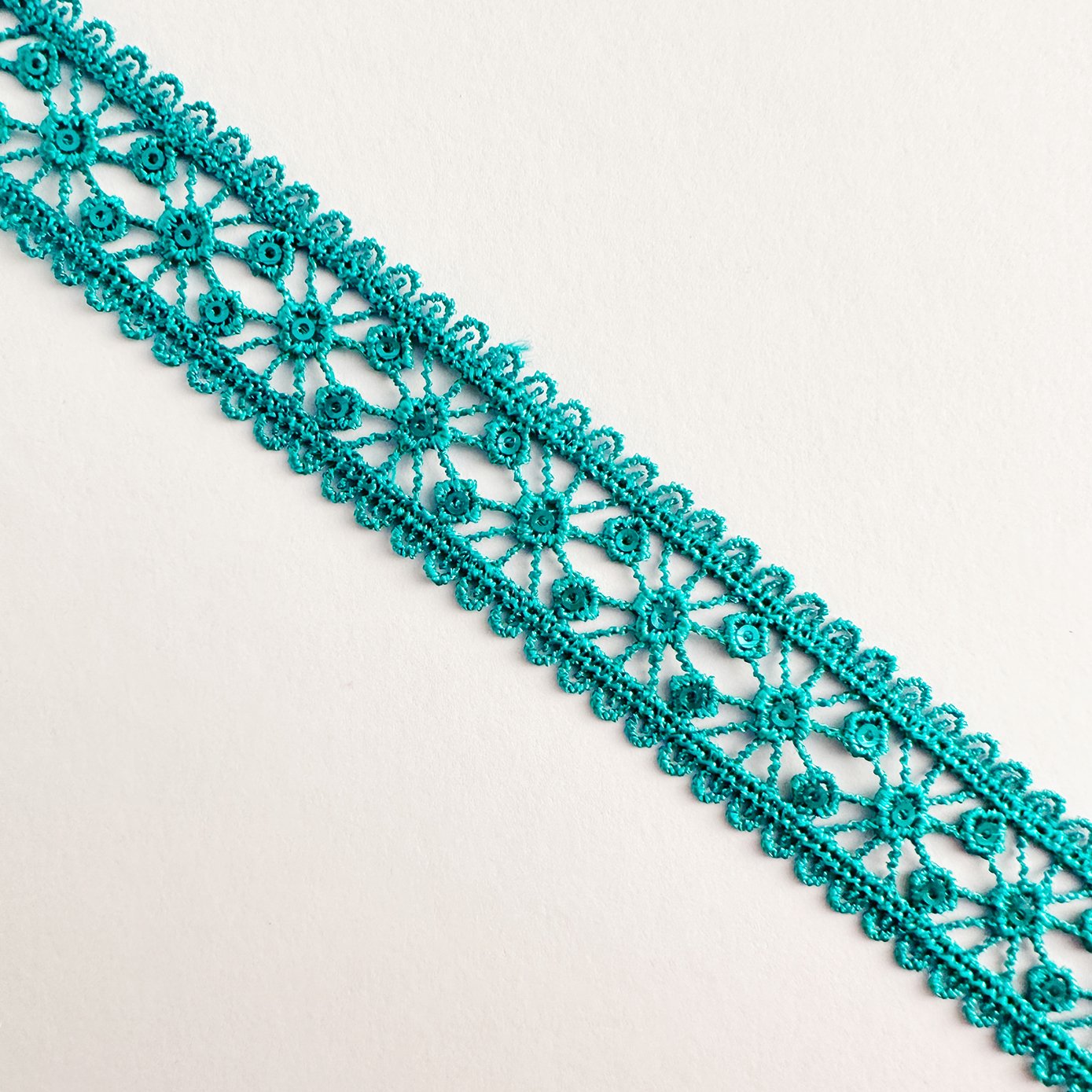 2023 100% polyester Sequin decorate lace trim Water solubility colour lace trim ribbon