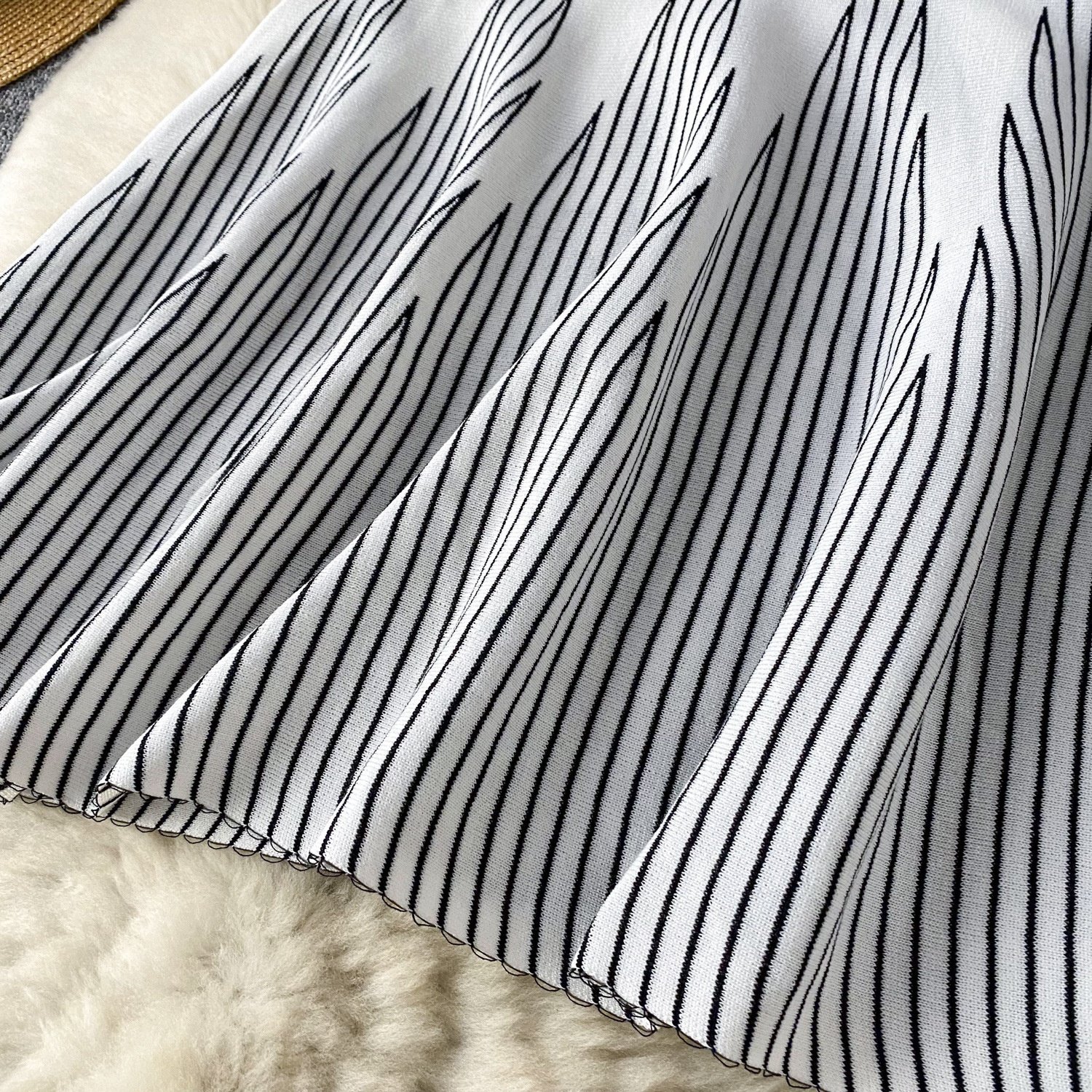 2024 Newest Summer O-Neck Tunic Knit Midi Dress For Women Sleeveless Empire Fringe Lace Striped Knit Dress Black White