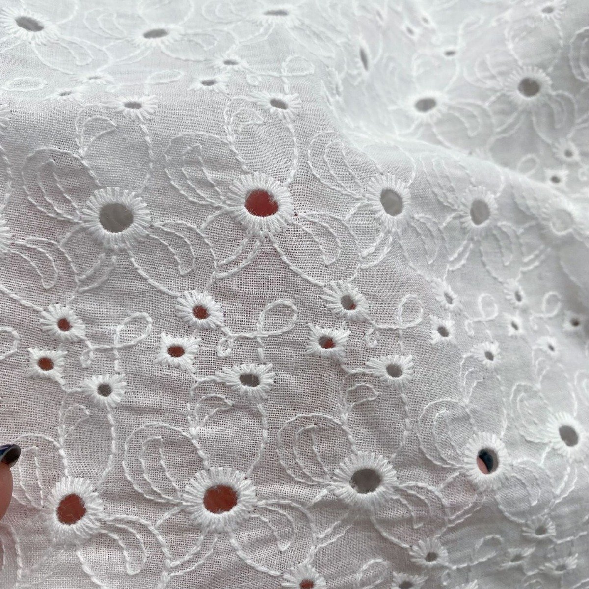 Hot sale cloth white embroidered swiss voile eyelet 100% cotton HOLLOW OUT embroidery fabric for zara dress