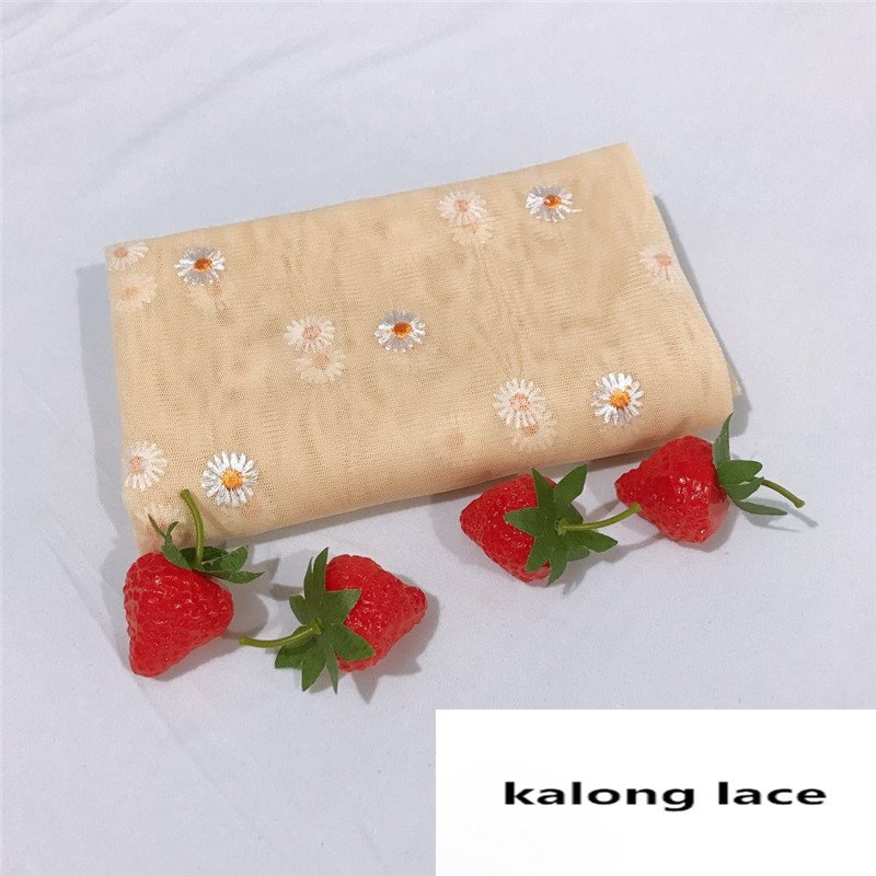 Width 145 cm embroidery daisy mesh fabric 3 d flowers net voile tulle lace fabric for dress skirt