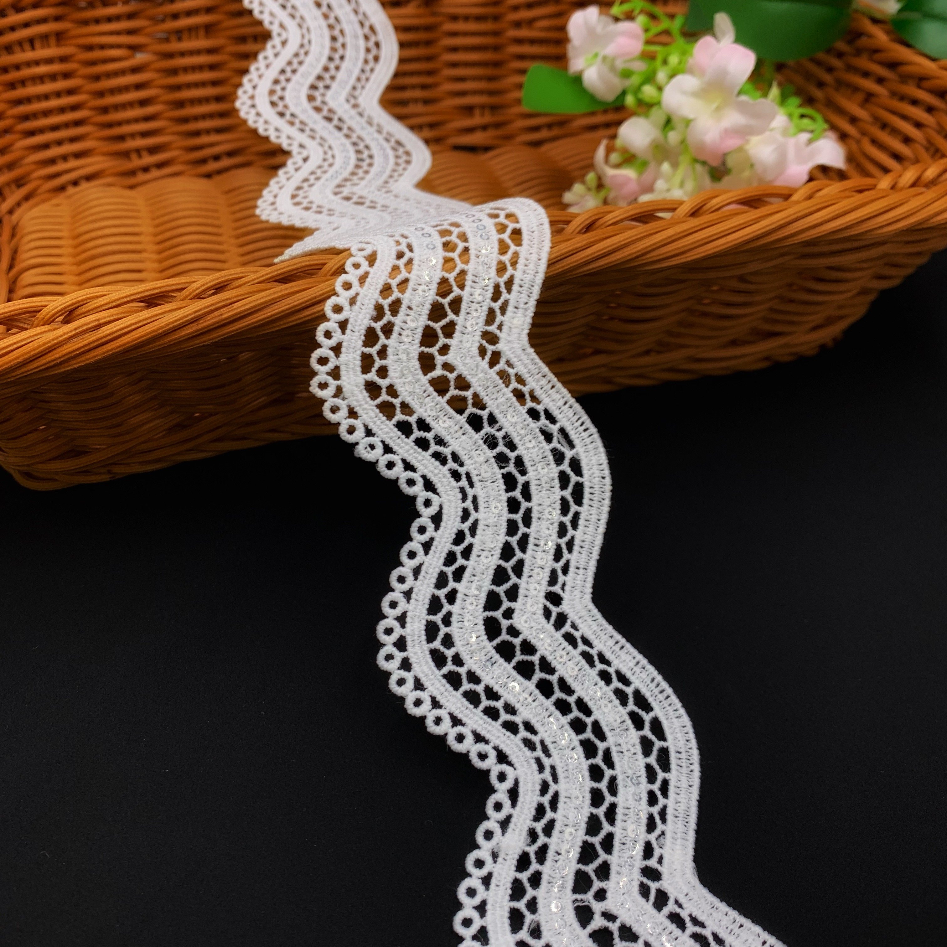 Luxury Wholesale White Renda Shiny Dentelle Fabric Milk Silk Sequin Tassel Fringe Lace Trim