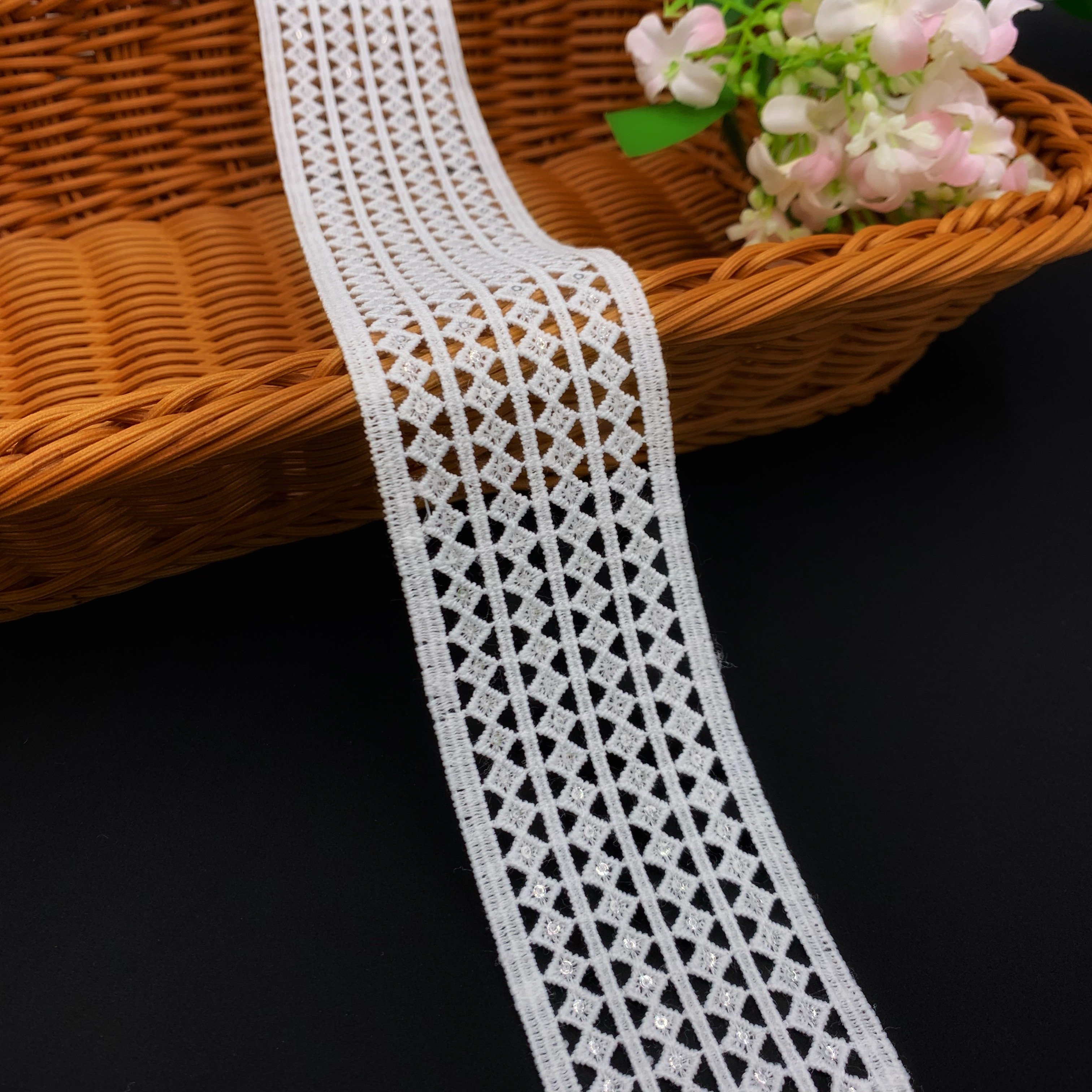 Luxury Wholesale White Renda Shiny Dentelle Fabric Milk Silk Sequin Tassel Fringe Lace Trim