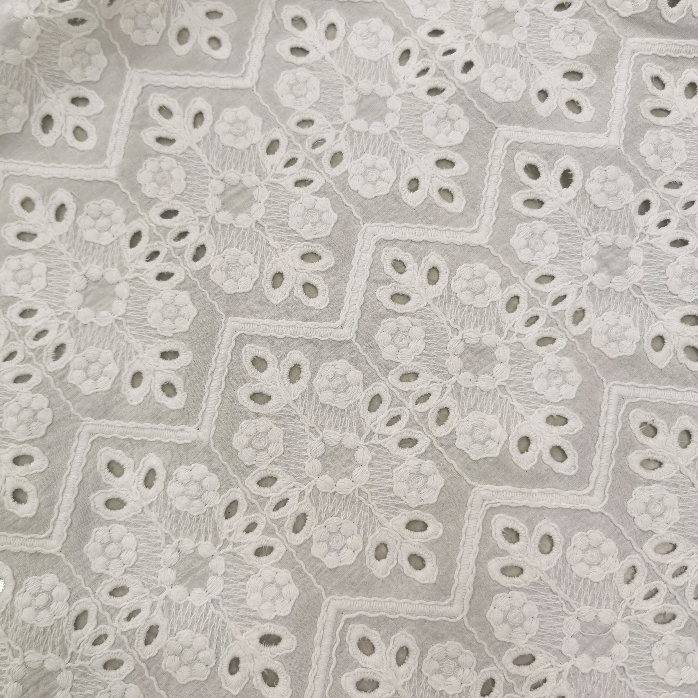 Wholesale of high-quality car bone lace fabricsheer cotton embroidery fabricweddingdresses Beige White embroidery fabric skirts