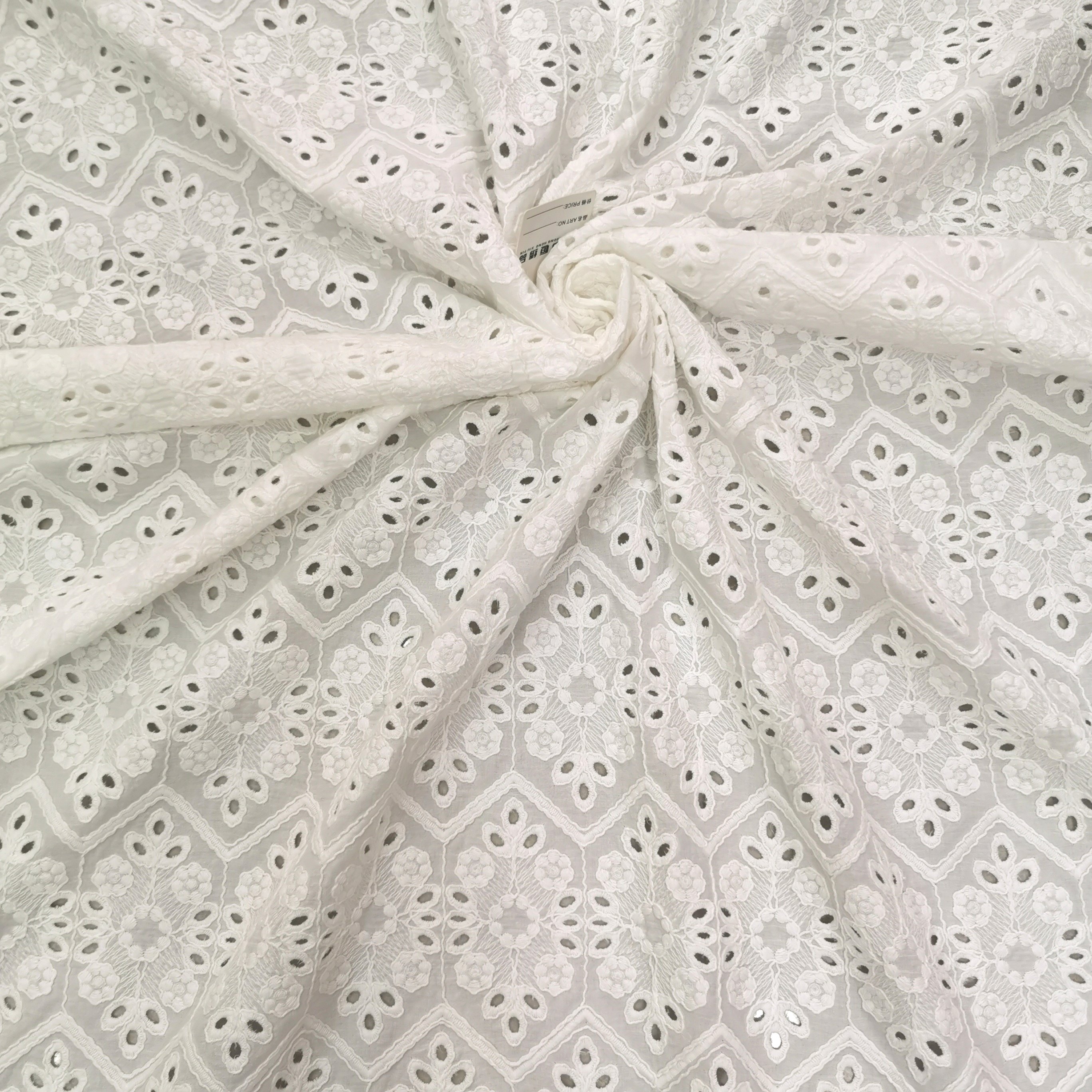 Wholesale of high-quality car bone lace fabricsheer cotton embroidery fabricweddingdresses Beige White embroidery fabric skirts