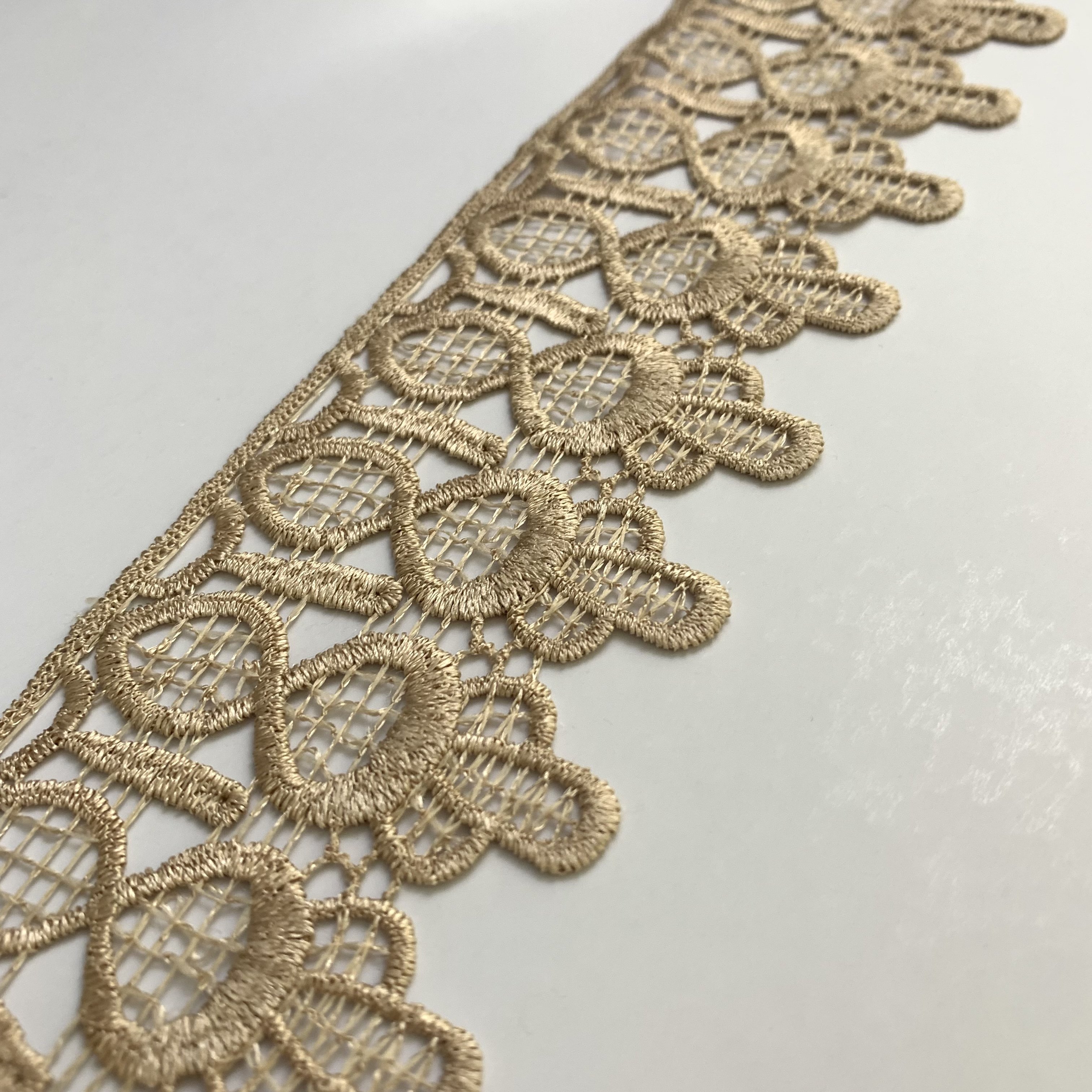 2023 Wholesale Guipure Renda Lace Beautiful Wedding Embroidered Water Soluble Golden Lace Fabric Trim For Dress