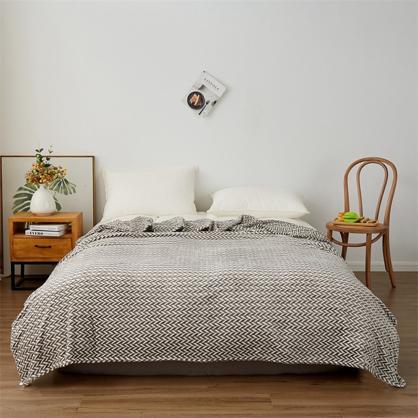 Super Soft Flannel Blanket for Bed Sofa Office Yarn-Dyed Milk Velvet Bedspread Warm Throw Blankets Plaid Striped Bed Cover