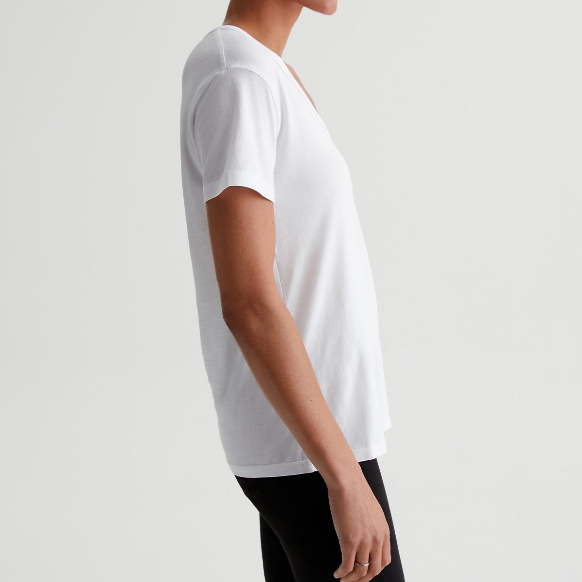 OEM/ODM Custom White Women's U-Neck Relaxed Fit Tee - Premium Knit, 100% Cotton, S&Z-Twist Yarns, Durable Comfort