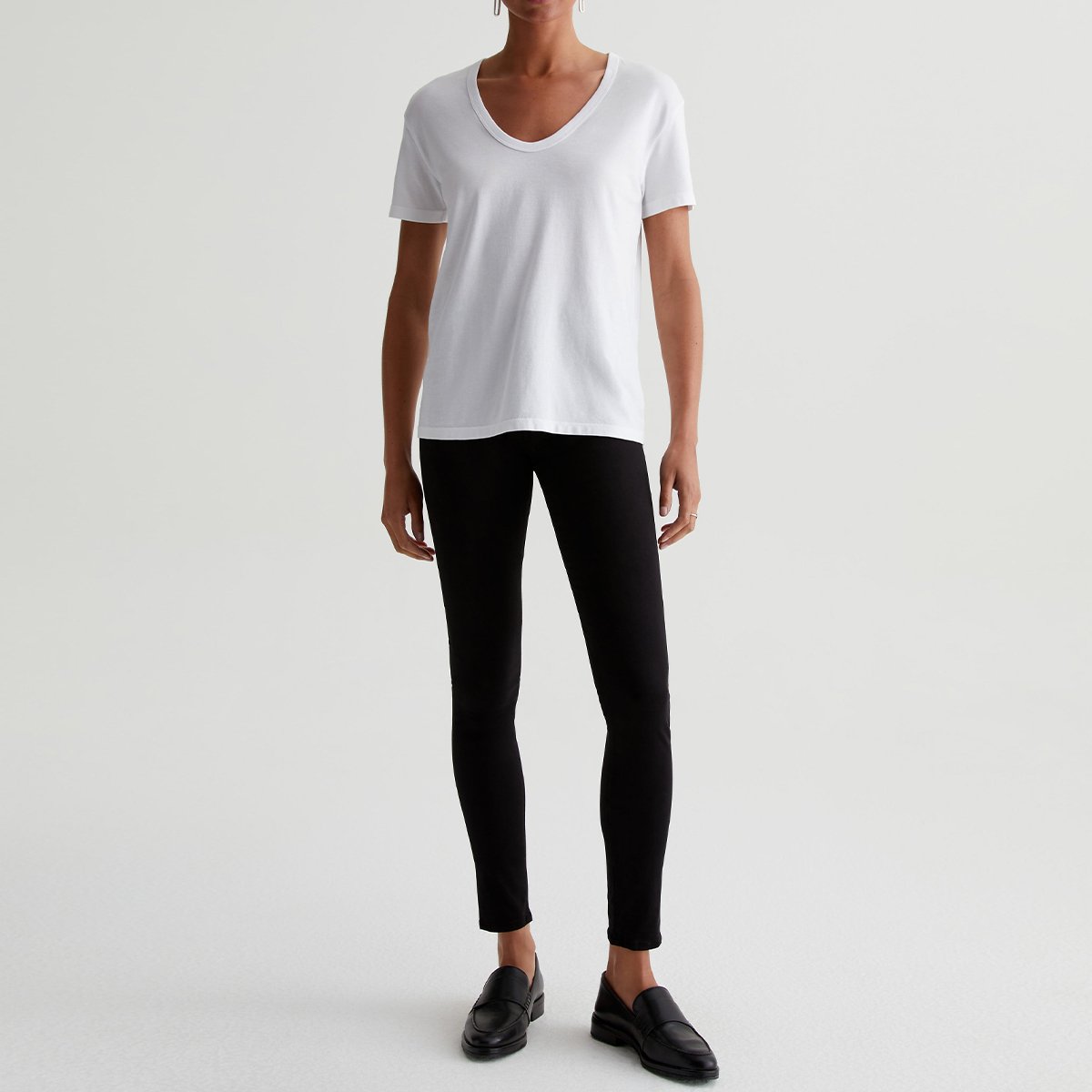 OEM/ODM Custom White Women's U-Neck Relaxed Fit Tee - Premium Knit, 100% Cotton, S&Z-Twist Yarns, Durable Comfort