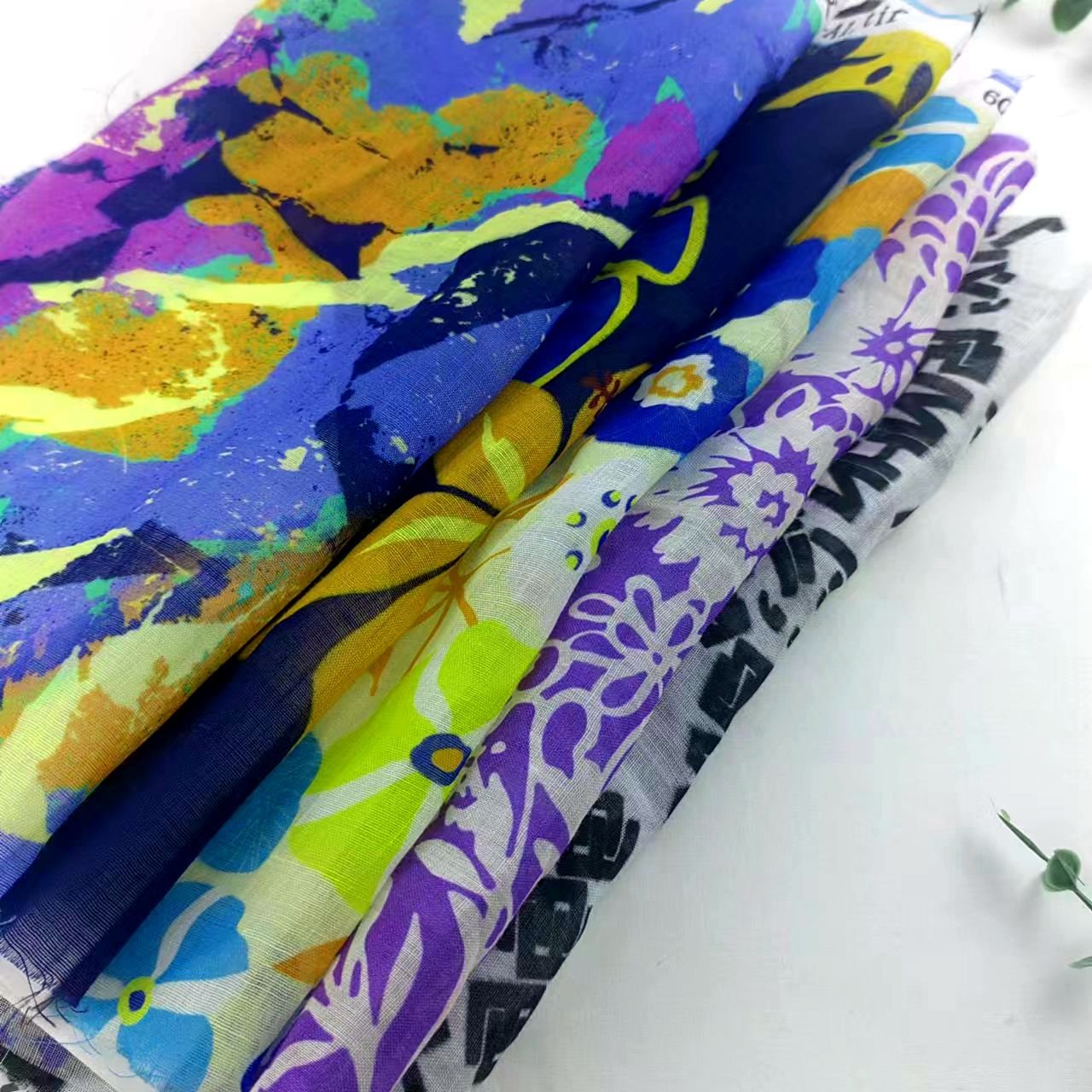 New Arrival Muti-colored Floral Printed Fabrics 100% pure linen Fabric For Garment