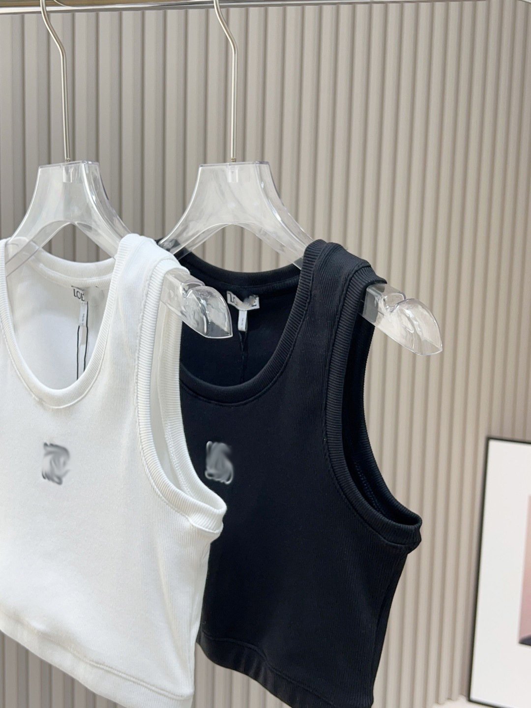GX7115 Fashion Summer Ladies Tank Top Sexy Elegant O-neck Tight Fit Sleeveless Letter Embroidery Cropped Tops Women