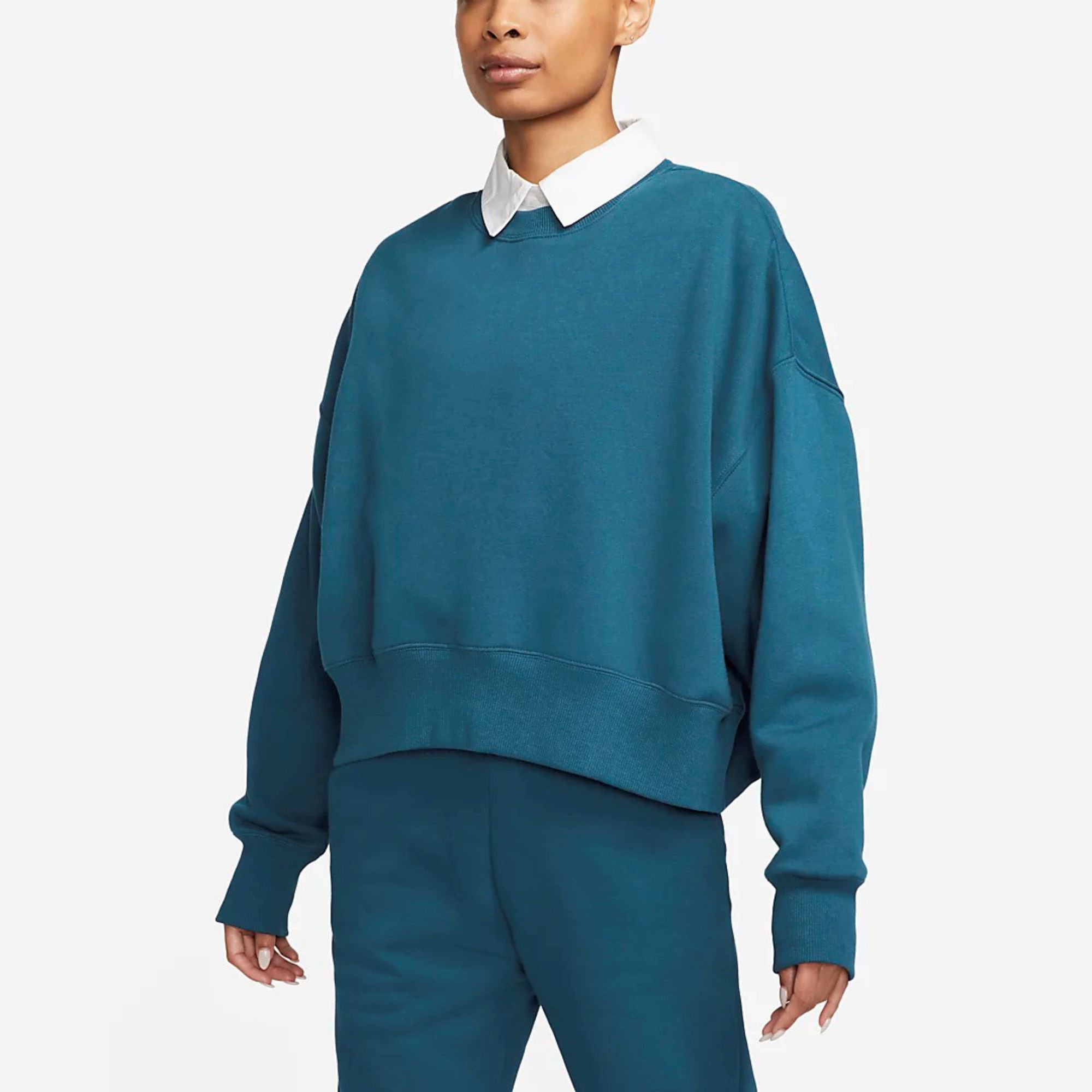 Relaxed Fit Ribbed Crewneck 70% Cotton 30% Recycled Polyester Fleece Ribbed Cuffs and Hem Midnight Black Crop Sweatshirt