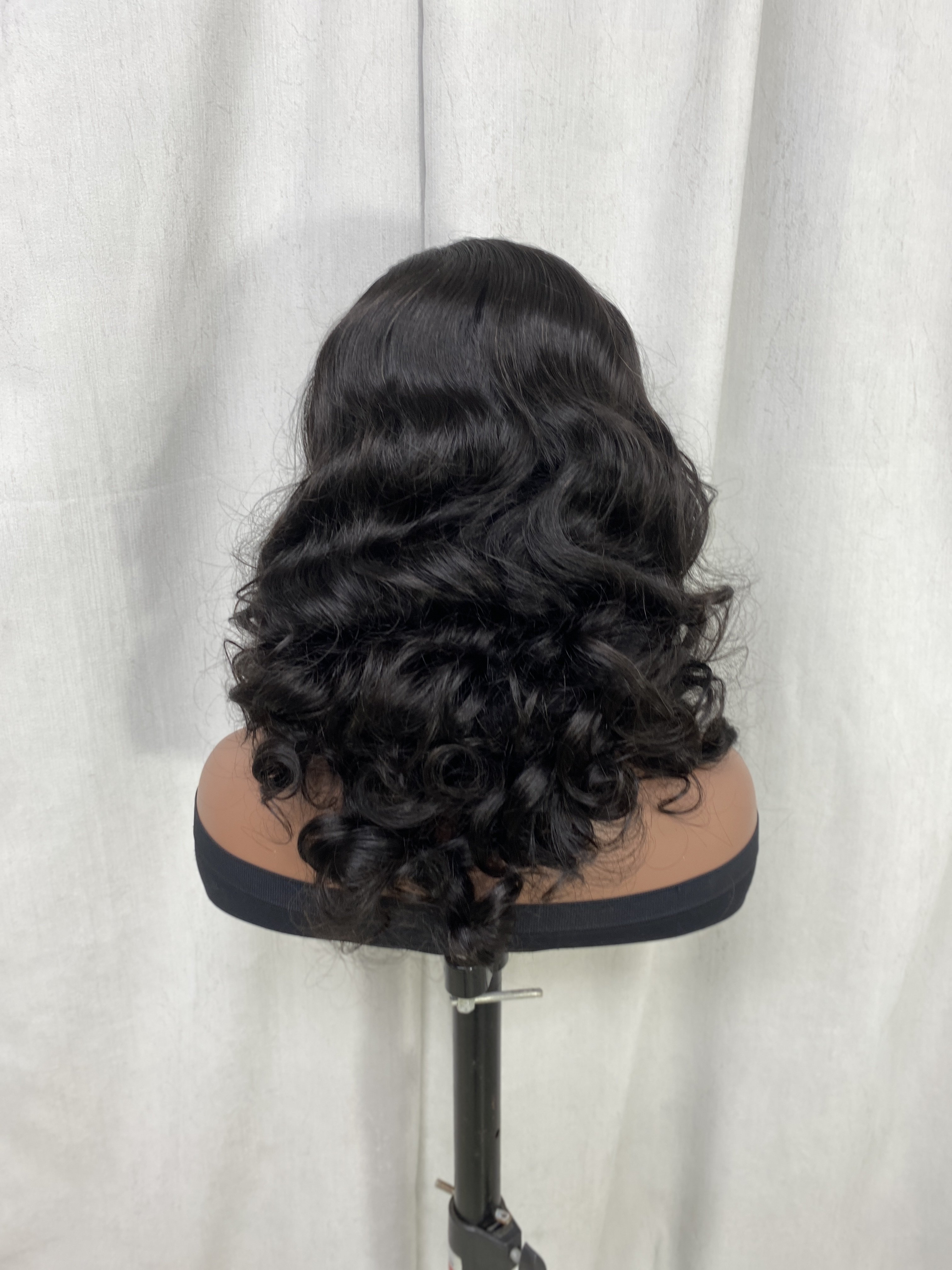 Wholesale Brazilian Human Hair Lace Front Wig,Loose Wave Virgin Hair Lace Wig For Black Women,Pre Pluck Lace Wig With Baby Hair