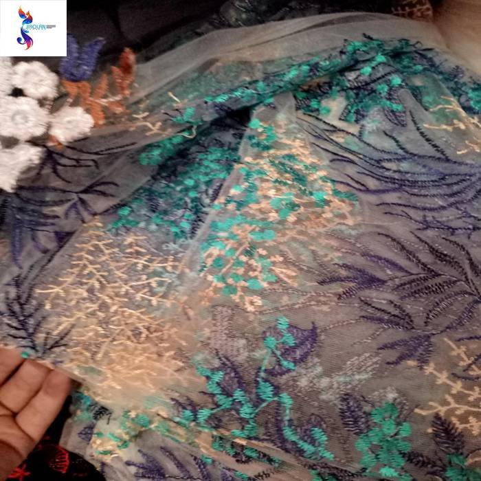 Kilo price high-grade heavy work color 3d embroidery flat mesh embroidery lace stock fabric suitable for evening dresses